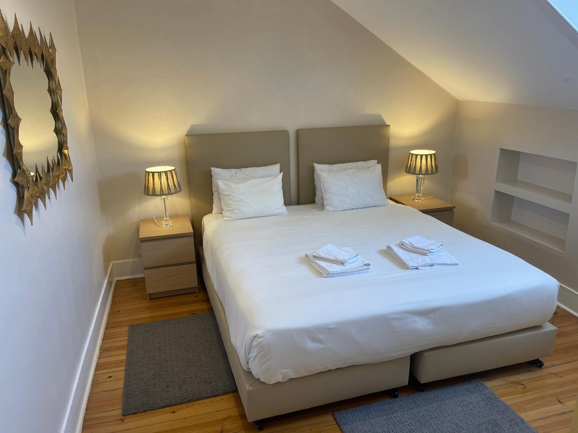 Beautiful Apartment Bairro Alto - River View Lisbon Bagian luar foto